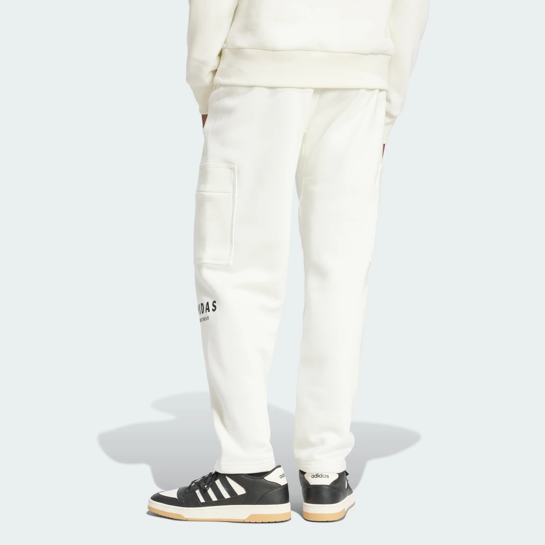Detalle de Pantalón ALL SZN Fleece Graphic Loose de Adidas - blanco, comodidad casual