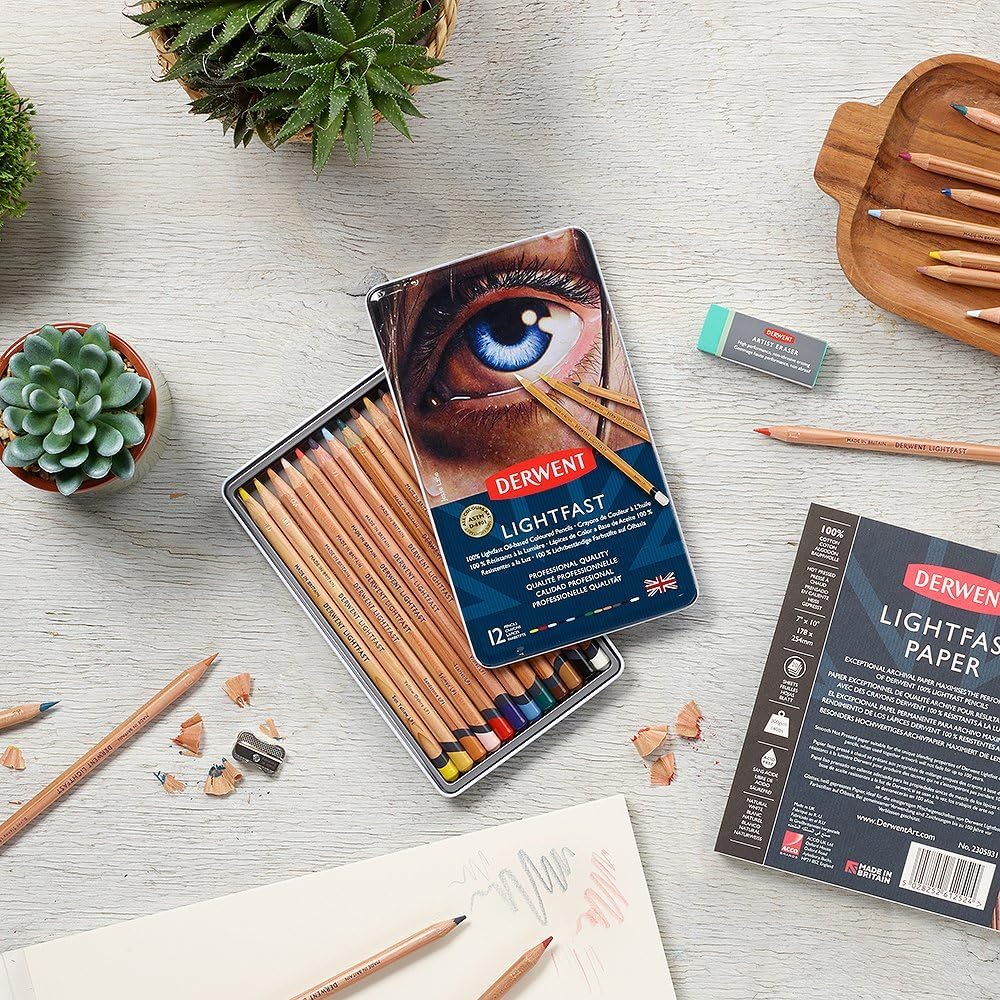 Detalle 2 de Derwent Lightfast Buntstifte 12er Set 🎨