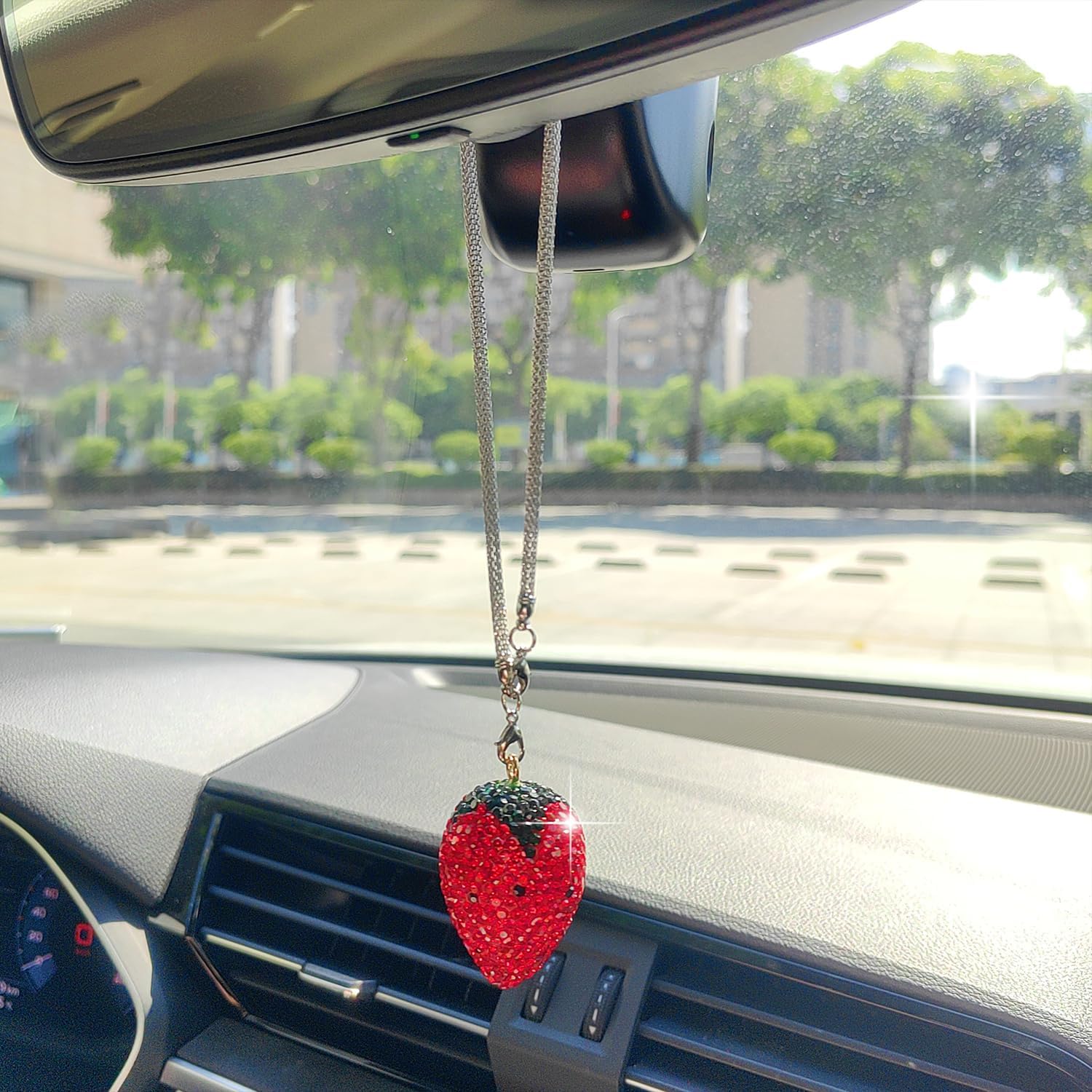 Detalle de Strawberry Rearview Mirror Charm with Rhinestones