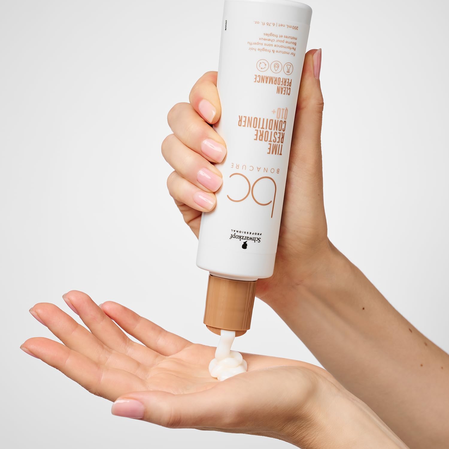 Detalle 2 de Schwarzkopf Professional Bonacure Time Restore Conditioner – Haarspülung für reifes Haar, 200 ml