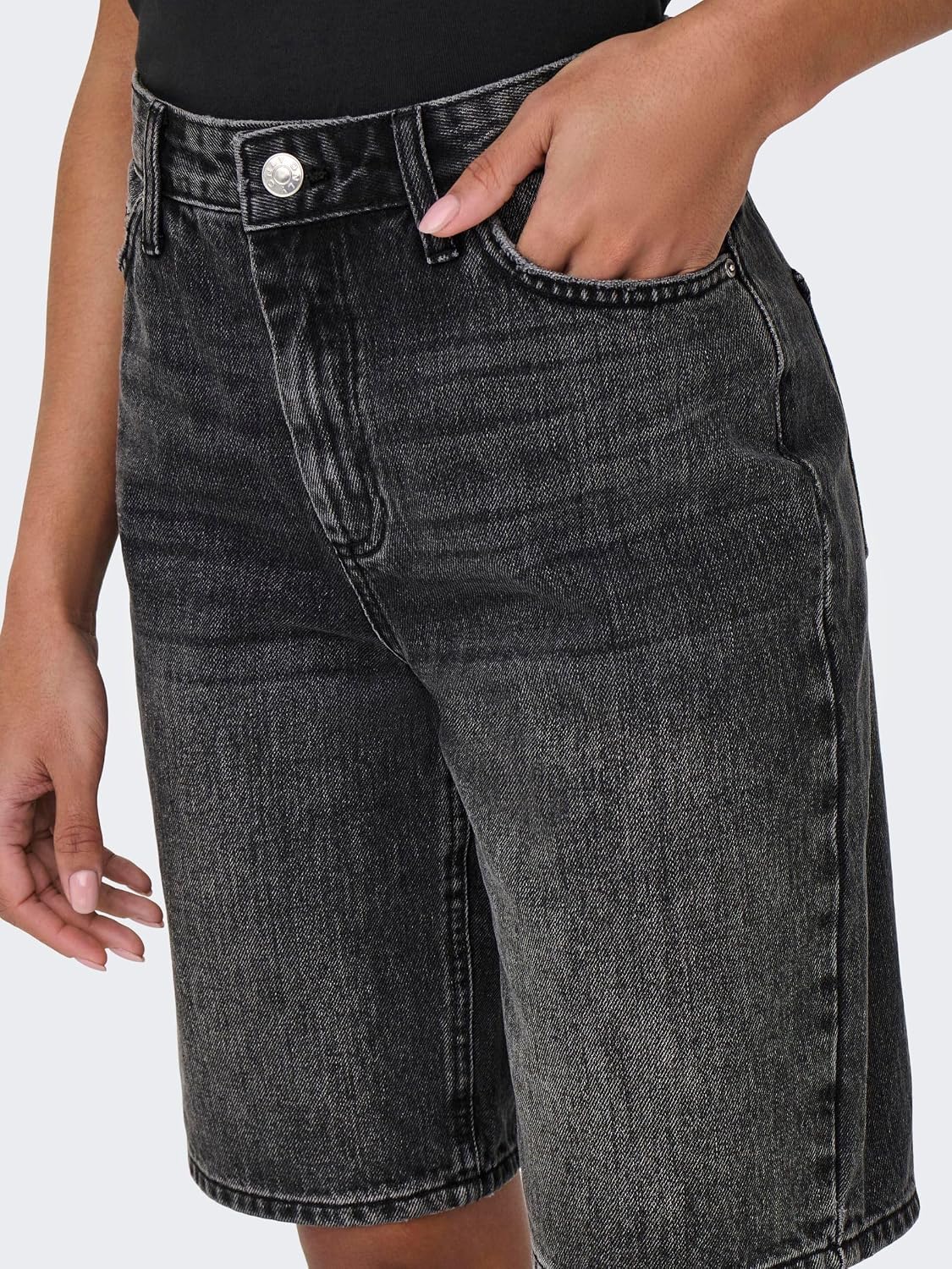 Detalle 2 de ONLY Female Jeans-Shorts ONLSONNY – Hohe Taille, normal geschnittene Denim Shorts