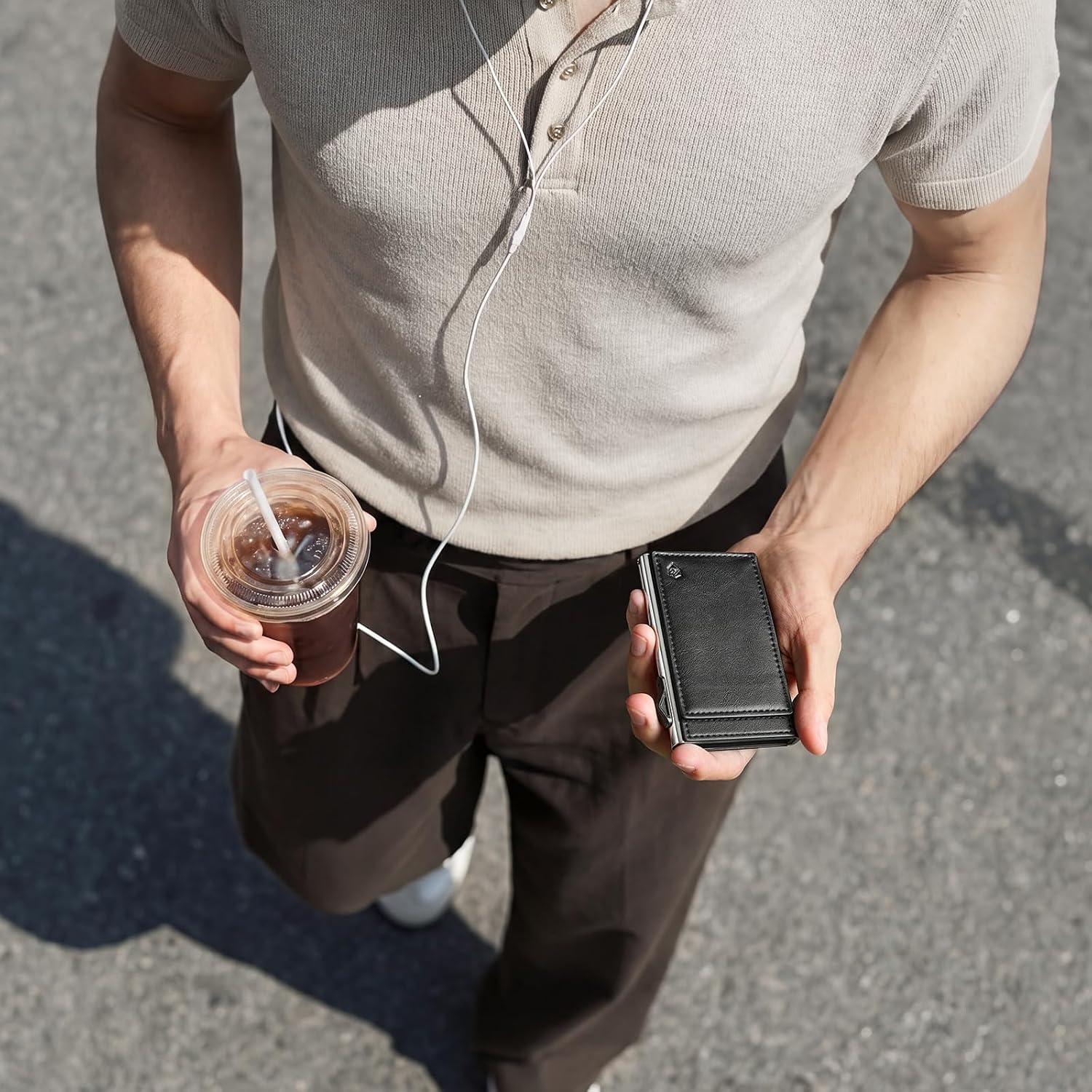 Thumbnail 6 de YESIIW Portefeuille Homme en Aluminium — Pop Up pour 6 Cartes, RFID et Fenêtre ID, design Bauhaus, Nero