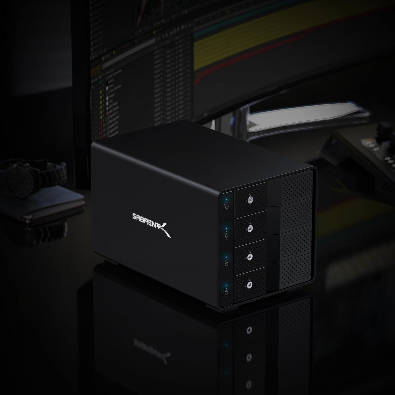 Detalle 2 de SABRENT DS-SC4B 4-Bay SATA Dockingstation fĂĽr HDD/SSD đź’ľ