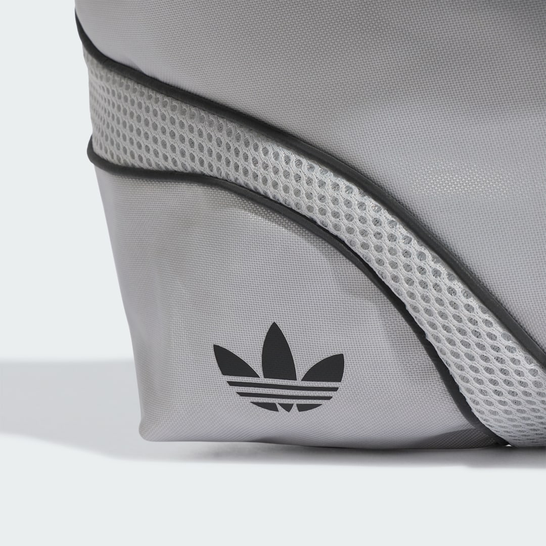 Detalle 2 de Bolso CROSS BODY de Adidas en gris: comodidad y estilo para el día a día