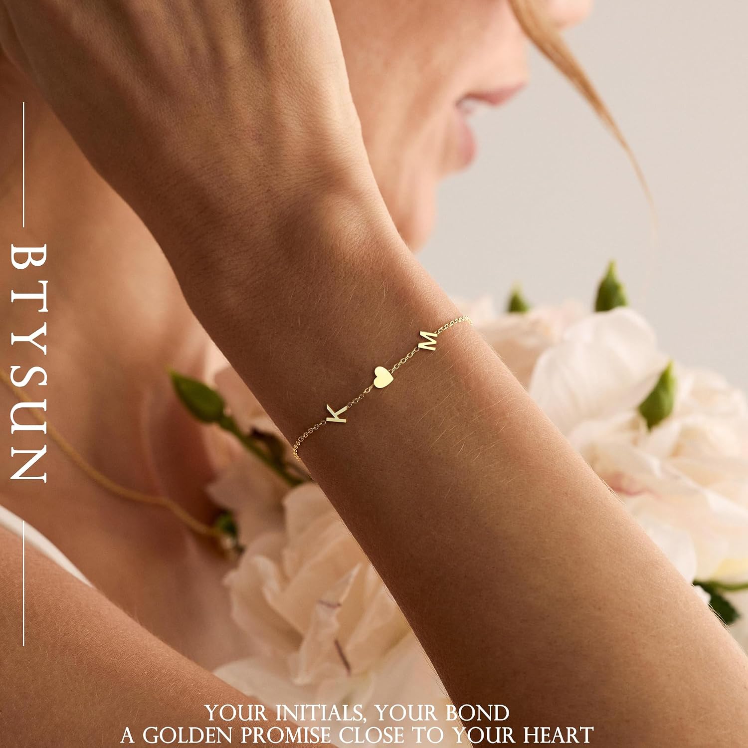 Detalle 2 de Gold-Plated Initial Bracelet with Two Initials