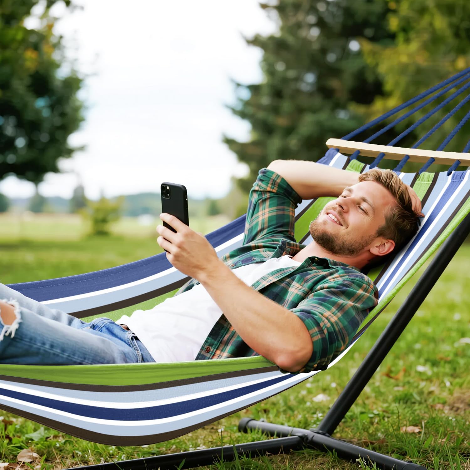 Detalle de MOSFiATA Hammocks Portable Camping Hammock (Light Green) with anti-roll balance bars and tree straps