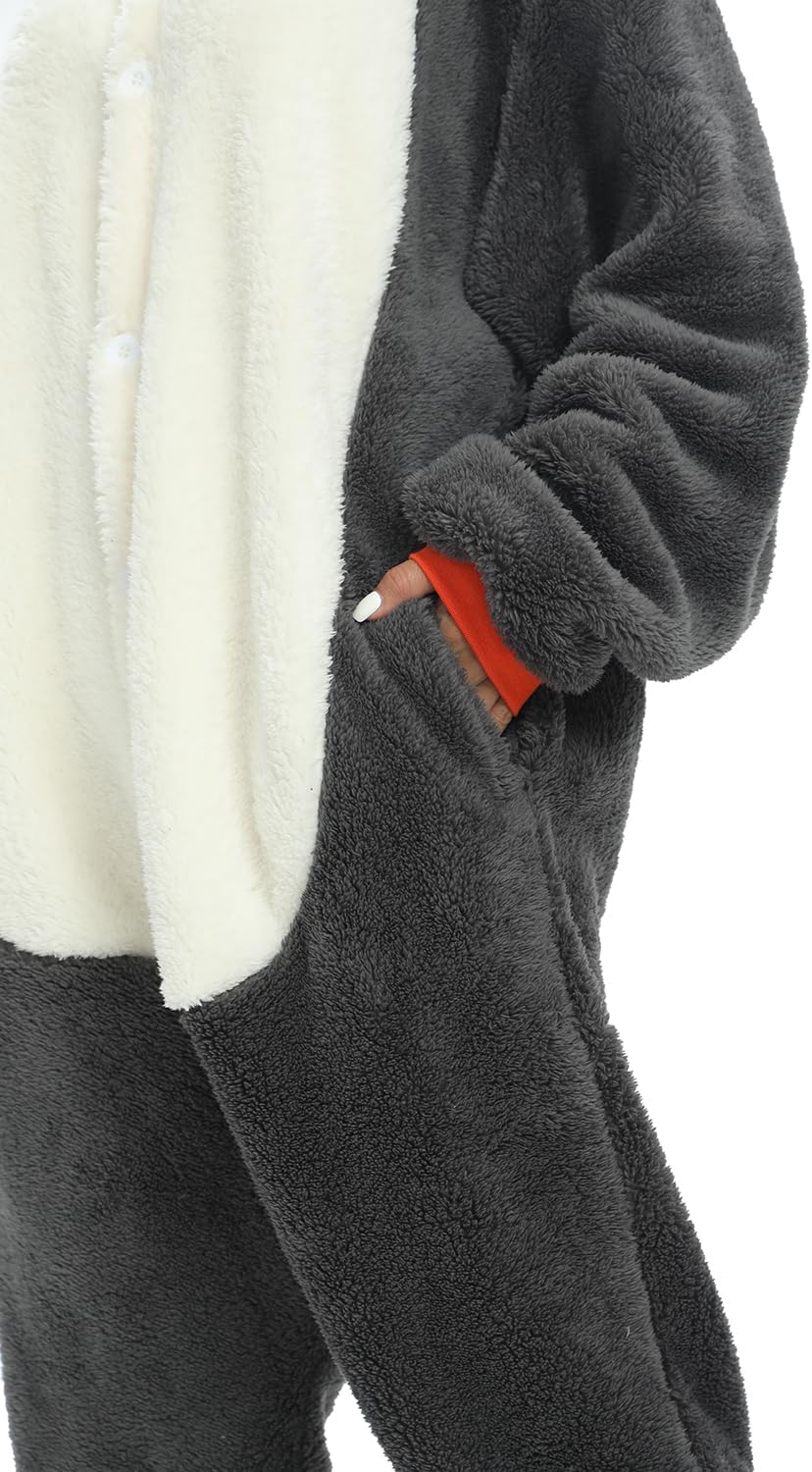 Detalle 2 de Chuangminghangqi Lustiger Tier Einteiler mit Knopfleiste – Kuscheloverall aus flauschigem Flanell