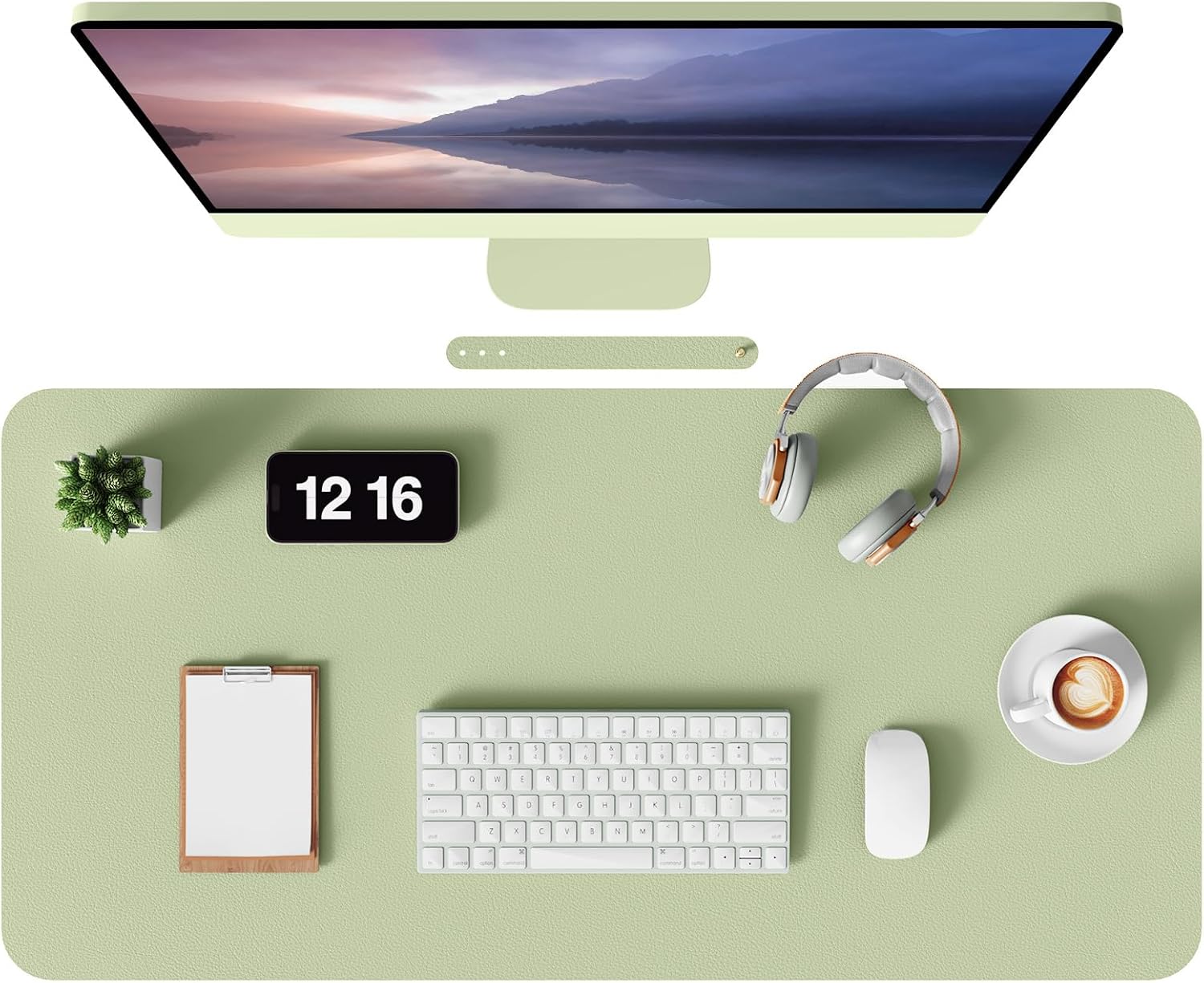 Detalle de MOLMO Non-Slip Desk Mat (Matcha Green), waterproof leather desk pad, 60 x 35 cm