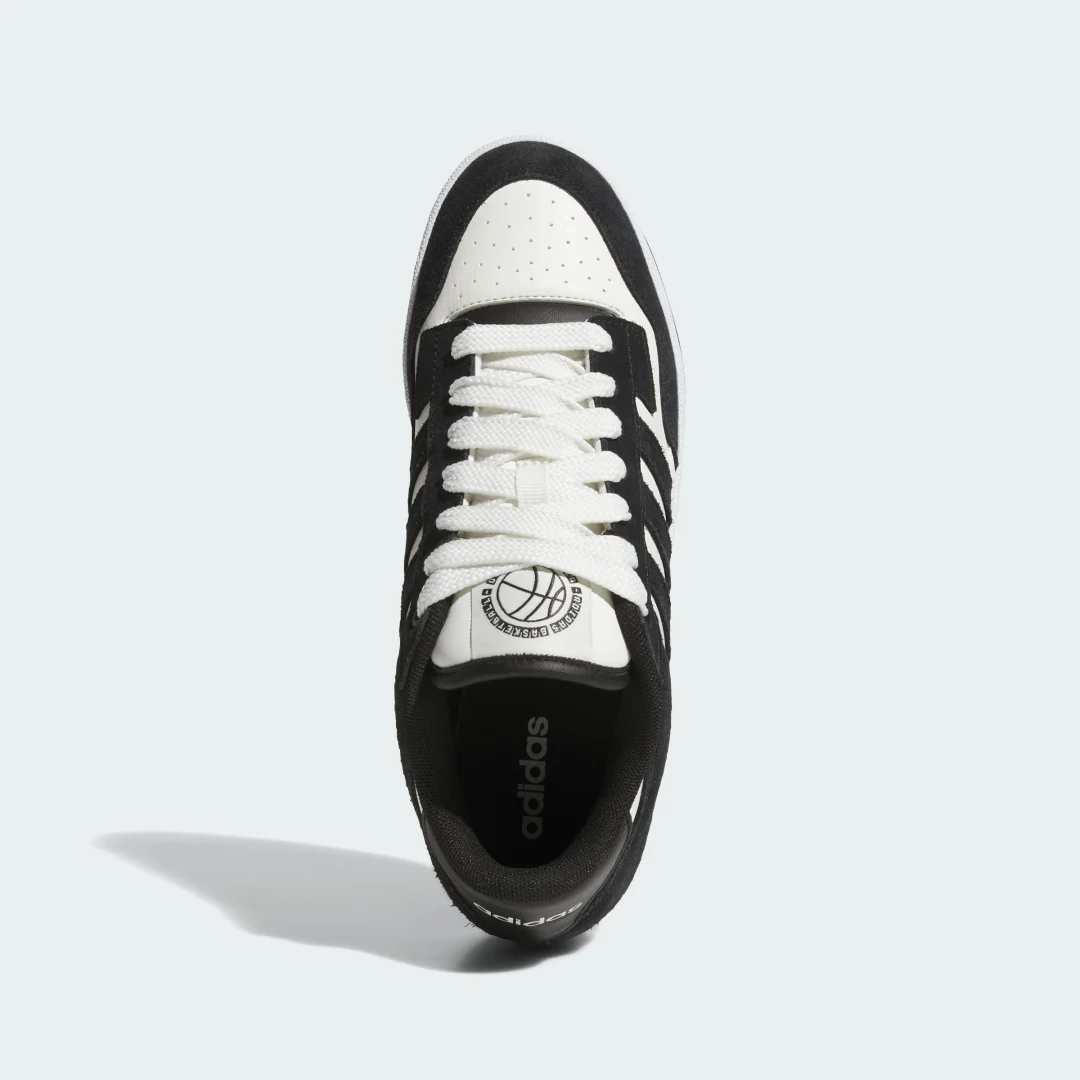 Detalle 2 de Zapatilla Rapid Court Low de Adidas: versátil, para uso diario y rebeldía en la pista