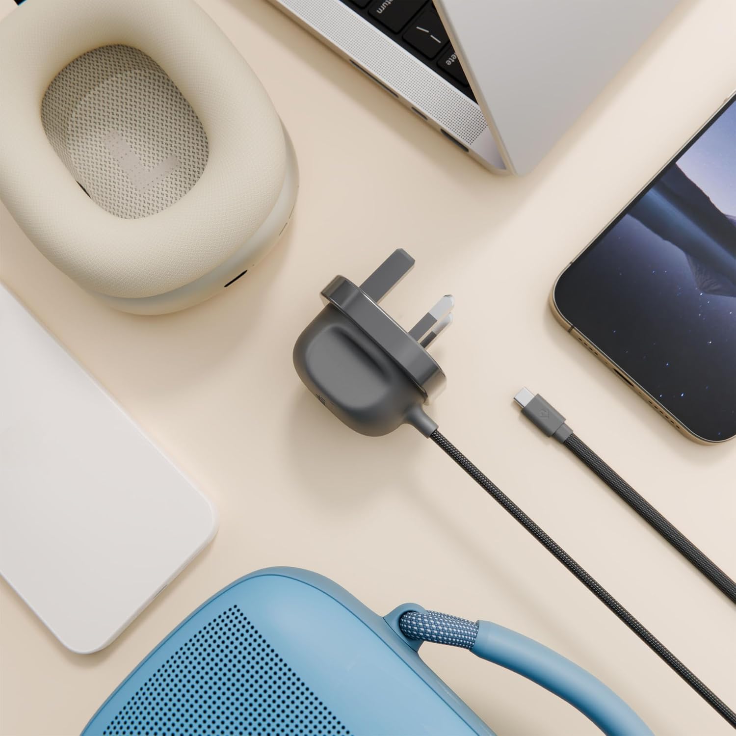 Detalle de Twelve South PowerCord All-in-One 30W USB-C Fast Charger with 4 ft Cable and Wall Adapter (Slate)
