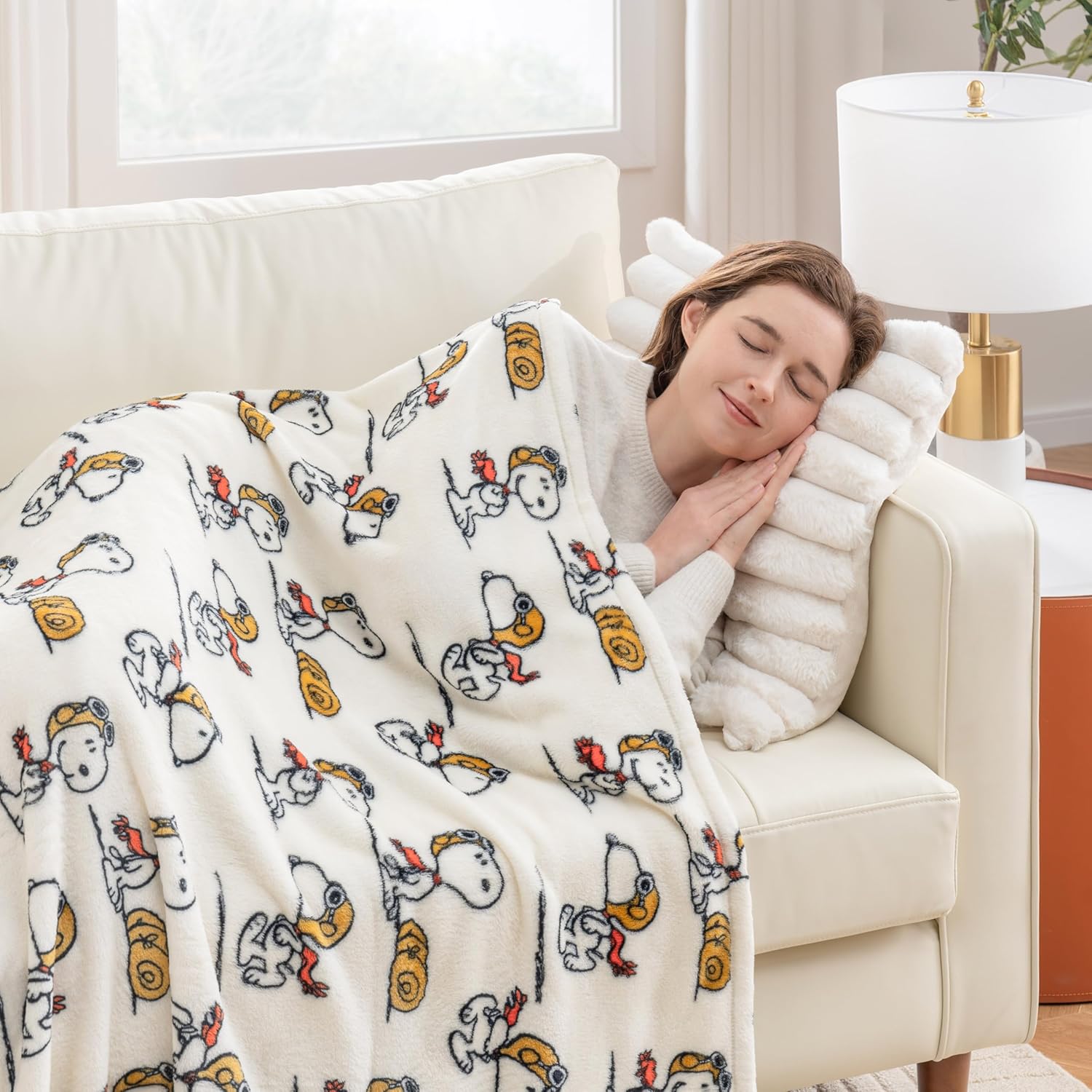 Thumbnail 3 de Berkshire Blanket Peanuts VelvetLoft Cute Character Snoopy Plush Throw Blanket (55 x 70)