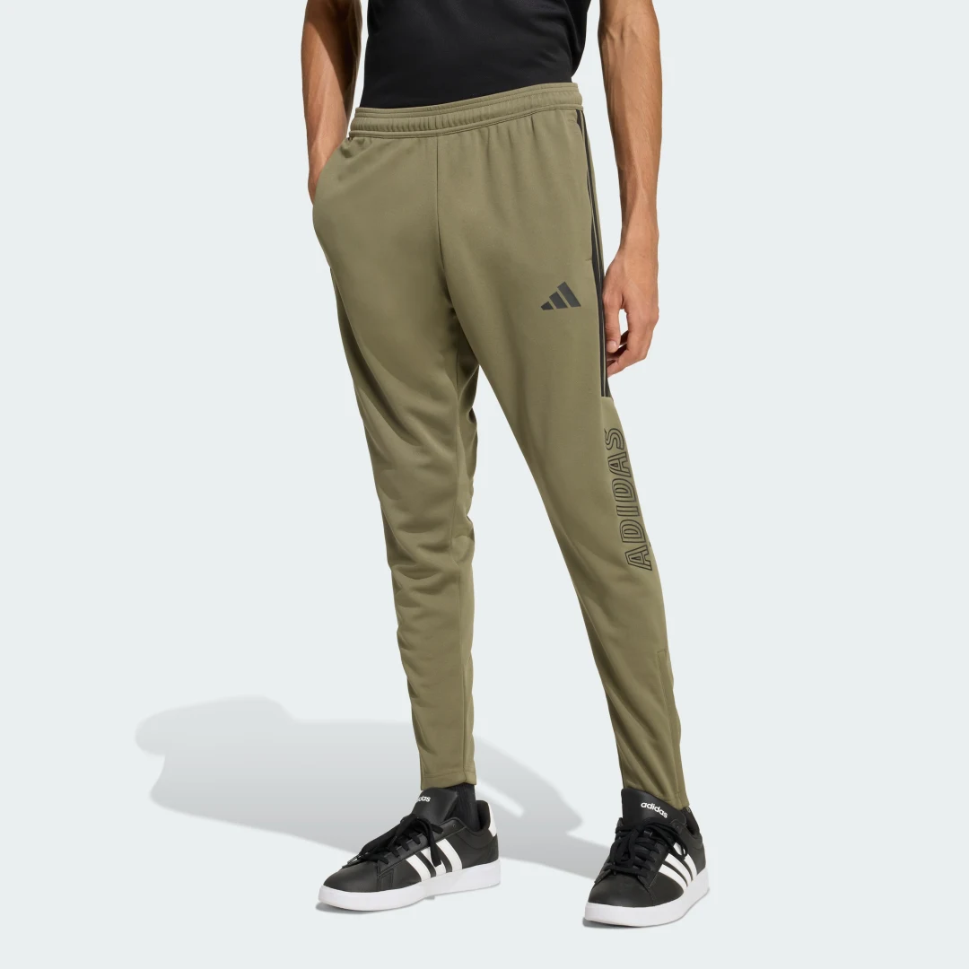 Imagen de Pantalón Tiro Wordmark de Adidas — verde, cómodo y versátil en OfertitasTOP
