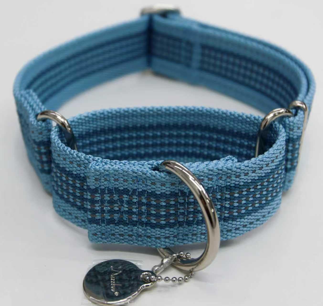 Detalle 2 de Dazzber 1.5" Martingale Dog Collar for Medium to Large Dogs (Baby Blue, M) – Escape-Proof, Reflective Nylon