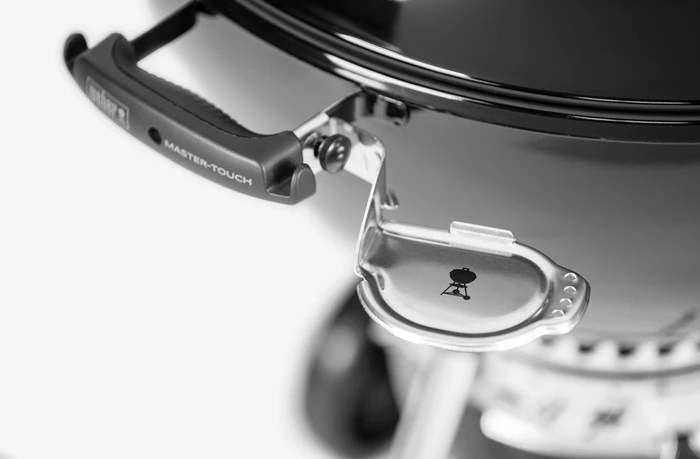 Thumbnail 3 de Weber Master Touch Premium E-5770 Schwarz – Vielseitiger Holzkohlegrill für indirektes Grillen und Räuchern