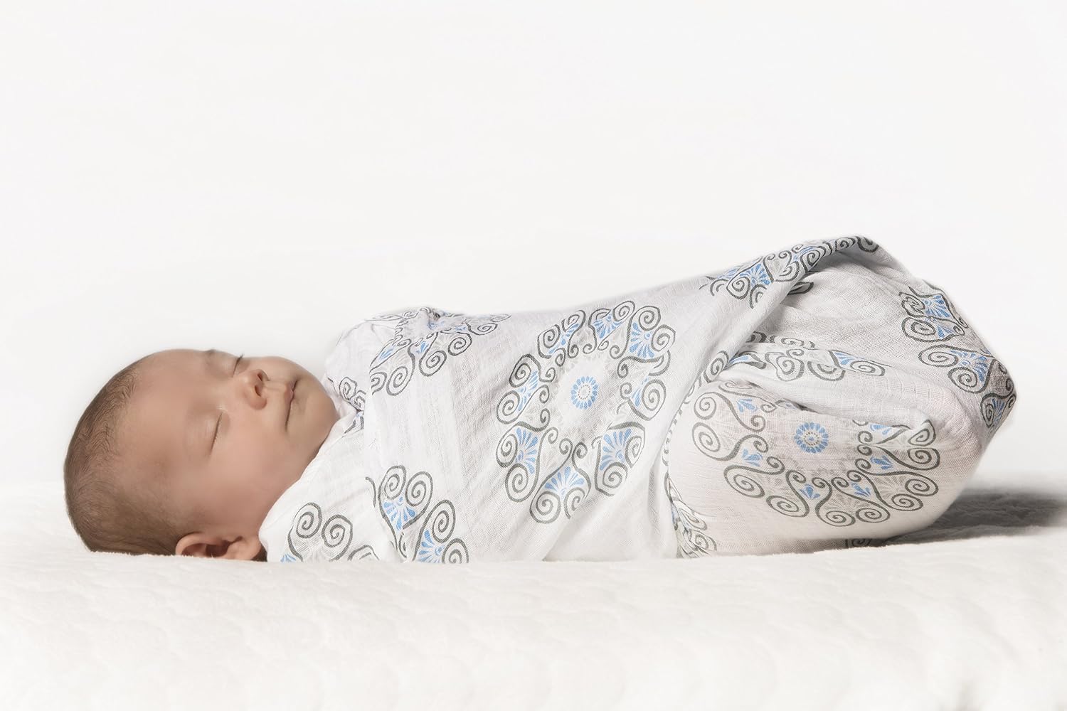 Detalle 2 de SwaddleDesigns Muslin Swaddle Blanket 46 x 46 inches