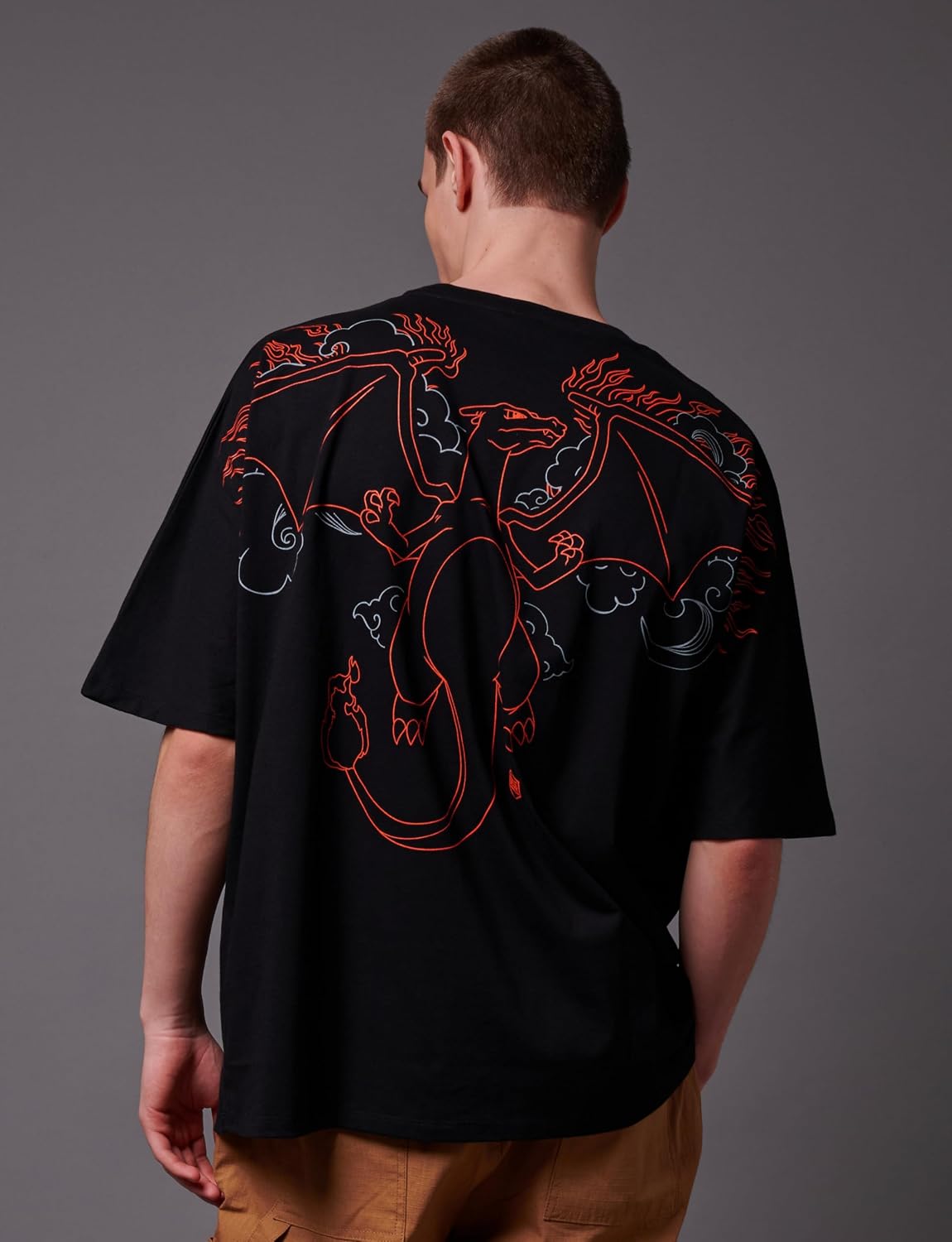Detalle de Dolly Noire x Pokémon Maglietta Charizard Over Kimono - Nero, unisex, cotone 100%