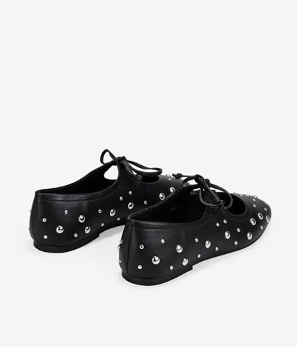 Detalle 2 de BOSANOVA Bailarinas Planas para Mujer en Piel Vegana con Tachuelas y Lazo Fino – Negro, talla 40