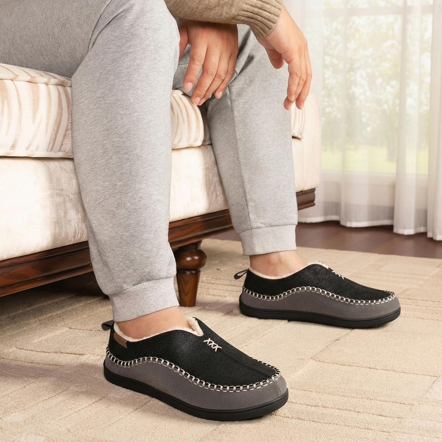 Detalle 2 de EverFoams Men's Micro Suede Memory Foam Slippers