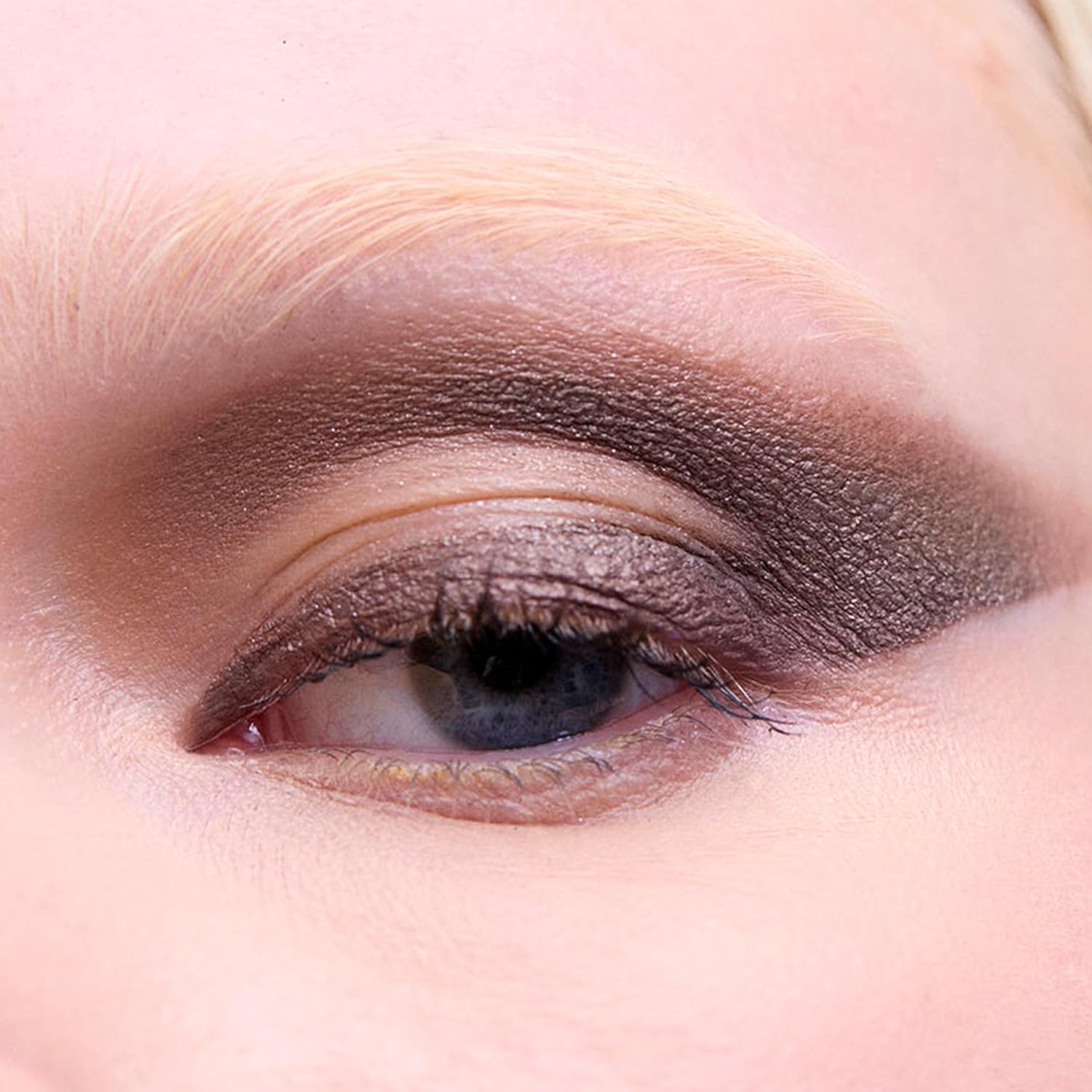 Thumbnail 1 de 3INA MAKEUP The 24H Color Liquid Eyeshadow 593 Tortora intenso – Ombretto liquido a lunga tenuta