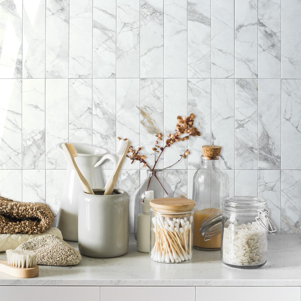 Detalle 2 de AULIGET 40-Piece Peel-and-Stick PVC Backsplash Tiles, Polished White Marble, 3" x 12