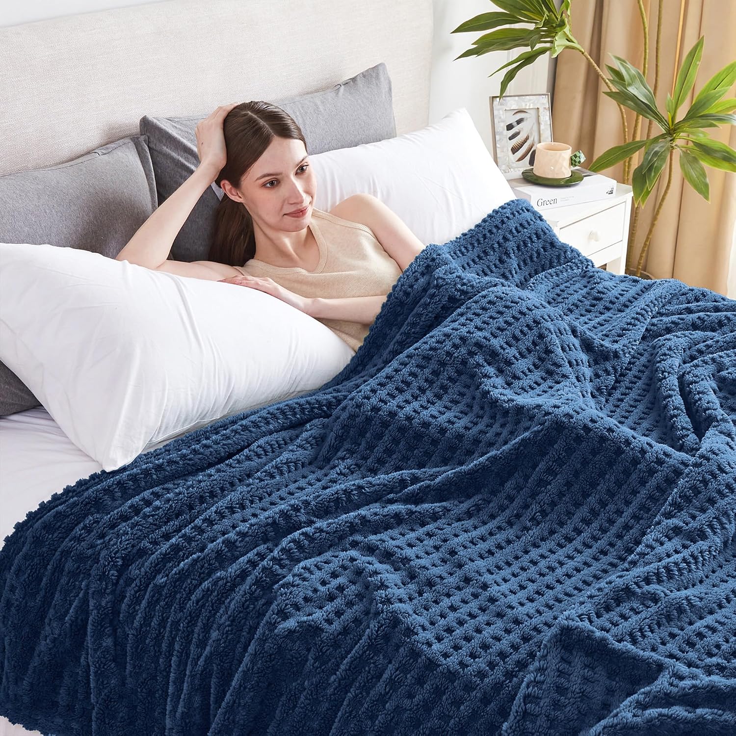 Detalle 2 de Serenhom Throw Blanket 50 x 60 Inches