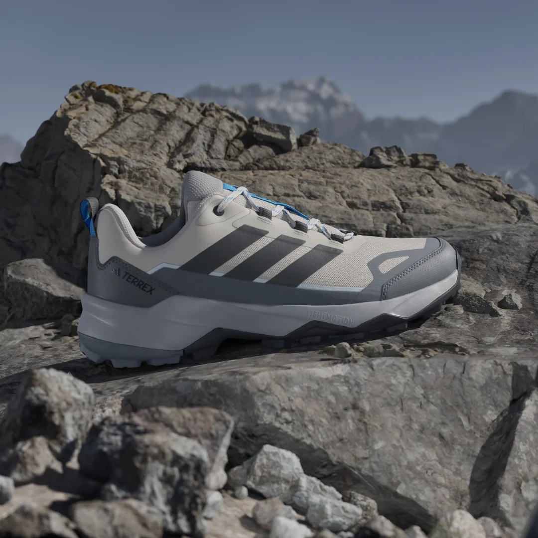 Detalle 2 de Zapatilla de senderismo Terrex Skychaser Ax5 de Adidas — Beige