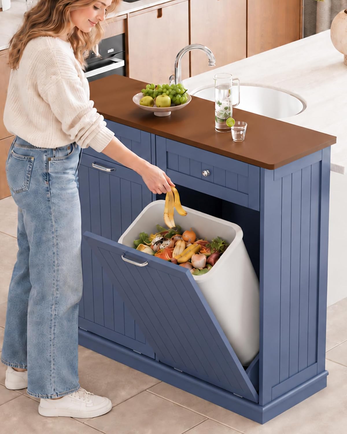 Detalle 2 de Betterhood Tilt-Out Trash Cabinet, 13-Gallon