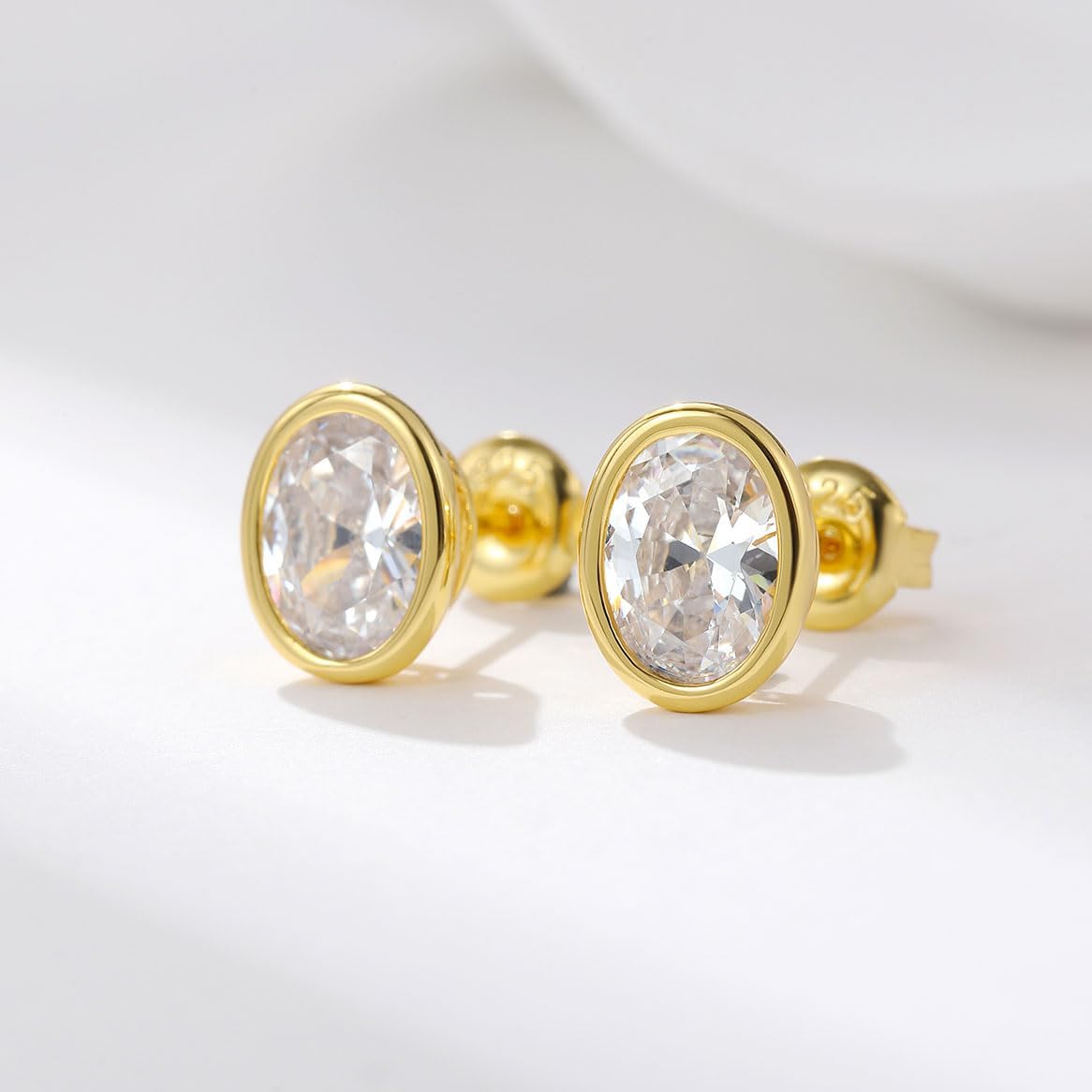 Detalle de Jiamiaoi 18K Weißgold überzogen Simulierte Diamant Ohrstecker aus 925er Silber mit Zirkonia (4–8 mm) – zeitloses Damen- und Herrenmodell