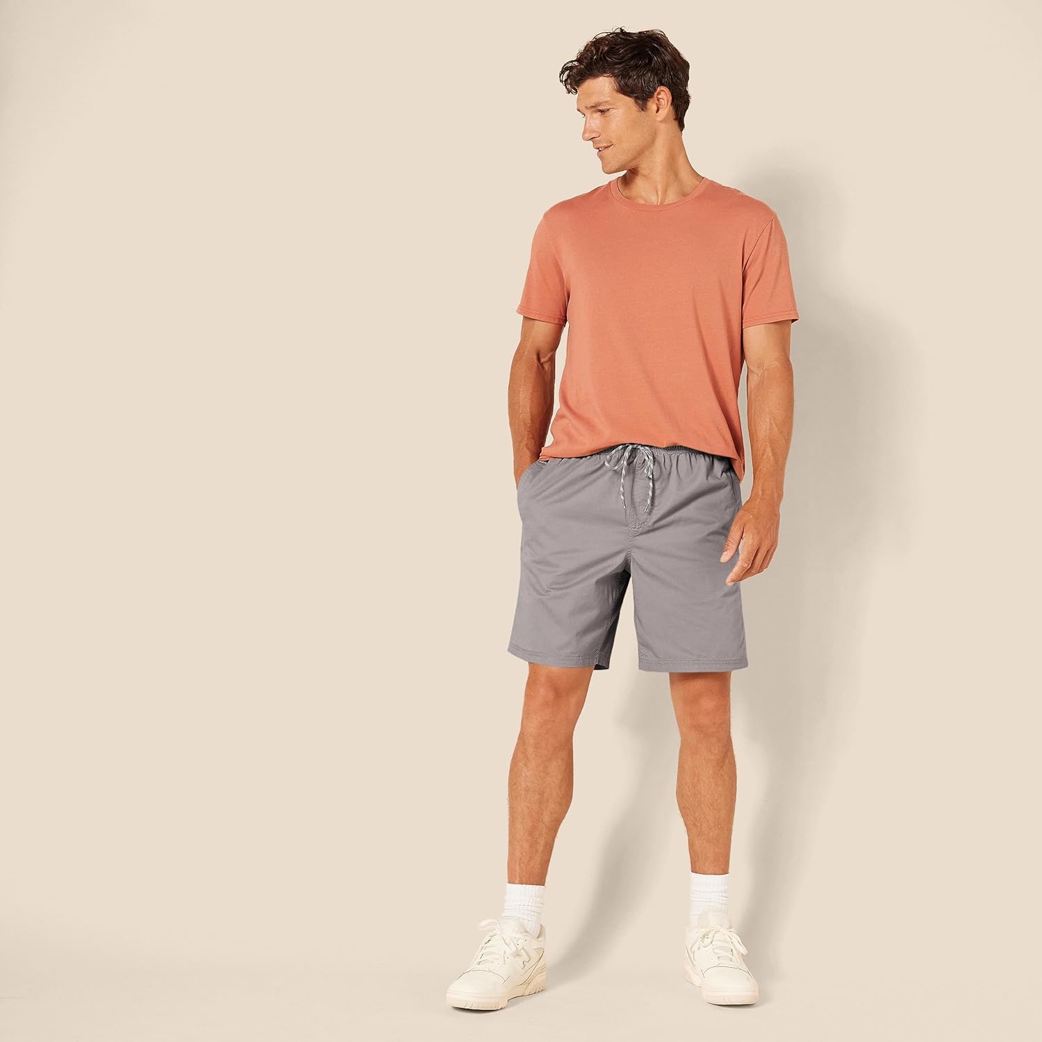 Thumbnail 4 de Amazon Essentials Men's Relaxed Fit 8" (20cm) Cotton Elasticated Waist Pull On Drawstring Walk Shorts