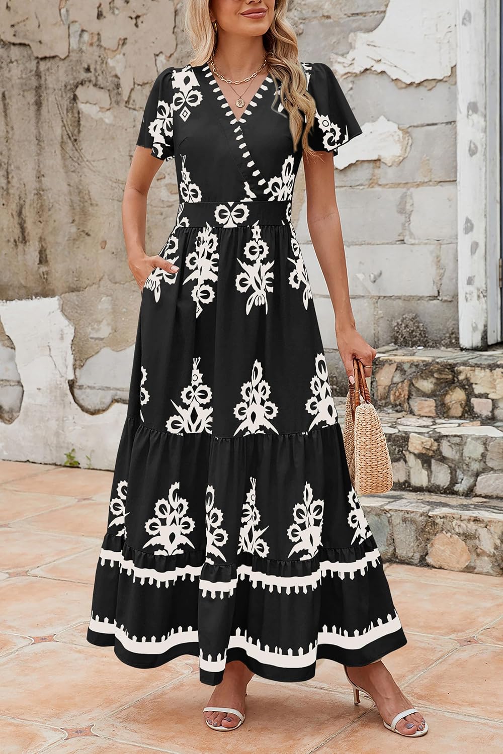 Detalle de PRETTYGARDEN V-Neck Boho Maxi Dress for Women (Tiered Floral with Pockets, Bell Sleeves)