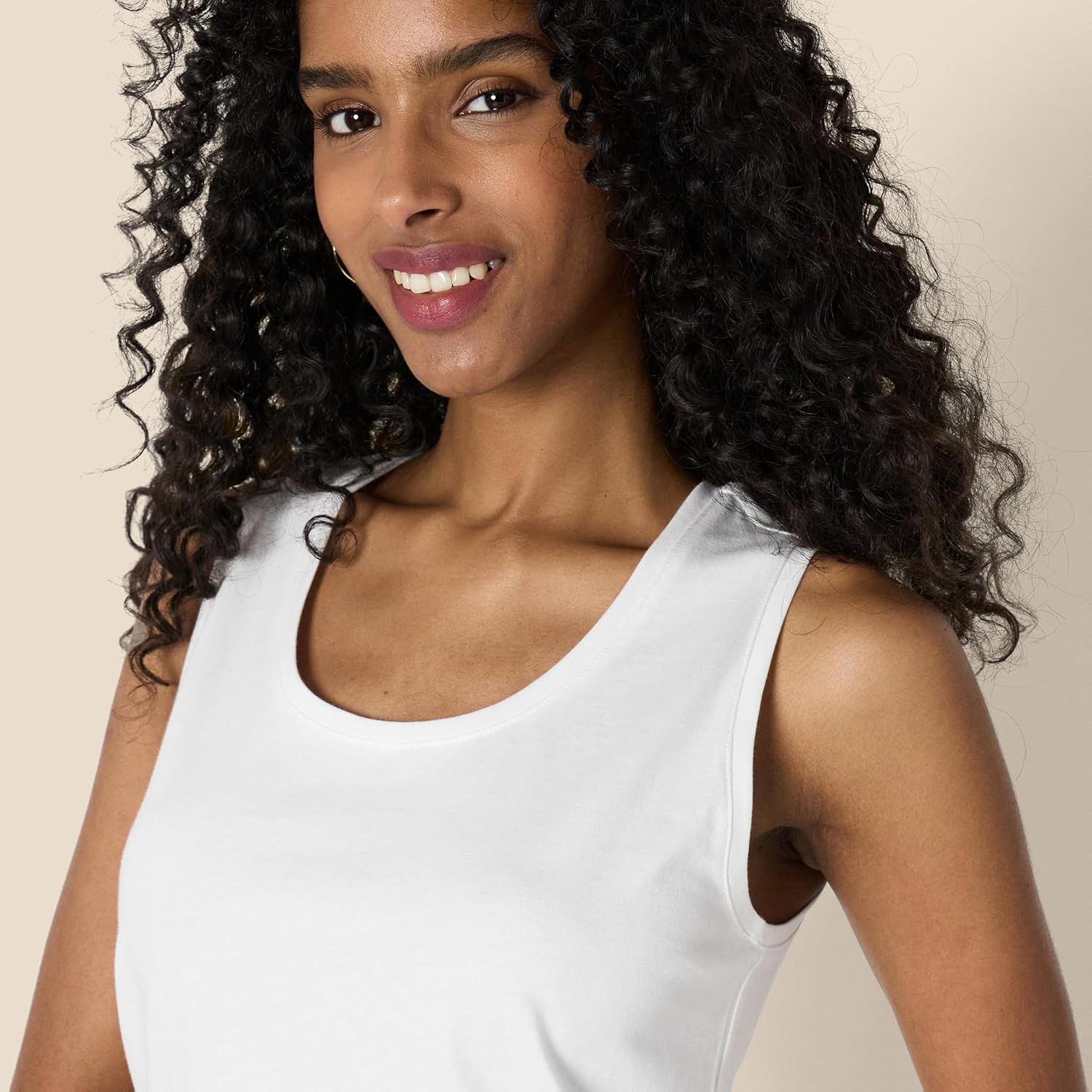 Thumbnail 3 de Amazon Essentials Women’s Regular-Fit 100% Cotton Sleeveless Tank Top