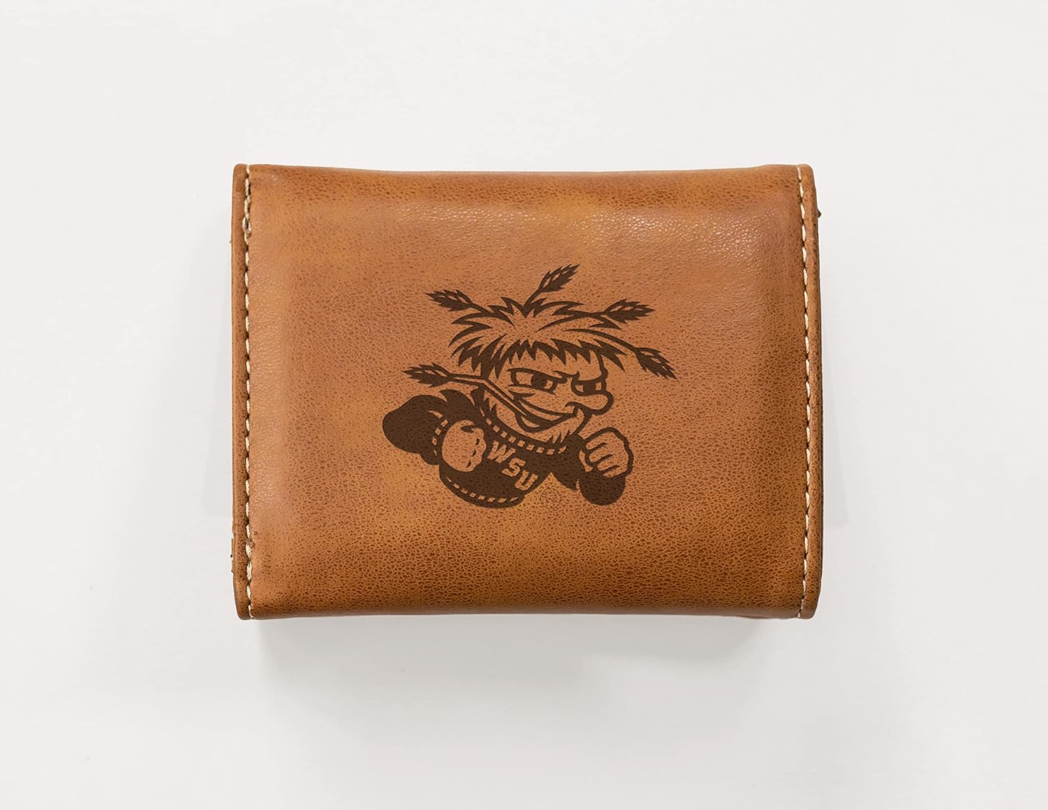 Detalle de NCAA Rico Industries Laser Engraved Trifold Wallet (Brown) with Team Logo