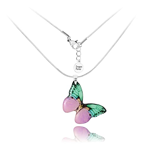 Detalle de Collar Cadena con Colgante Jardín (Mariposa Lila y Verde Menta) — Dragon Porter