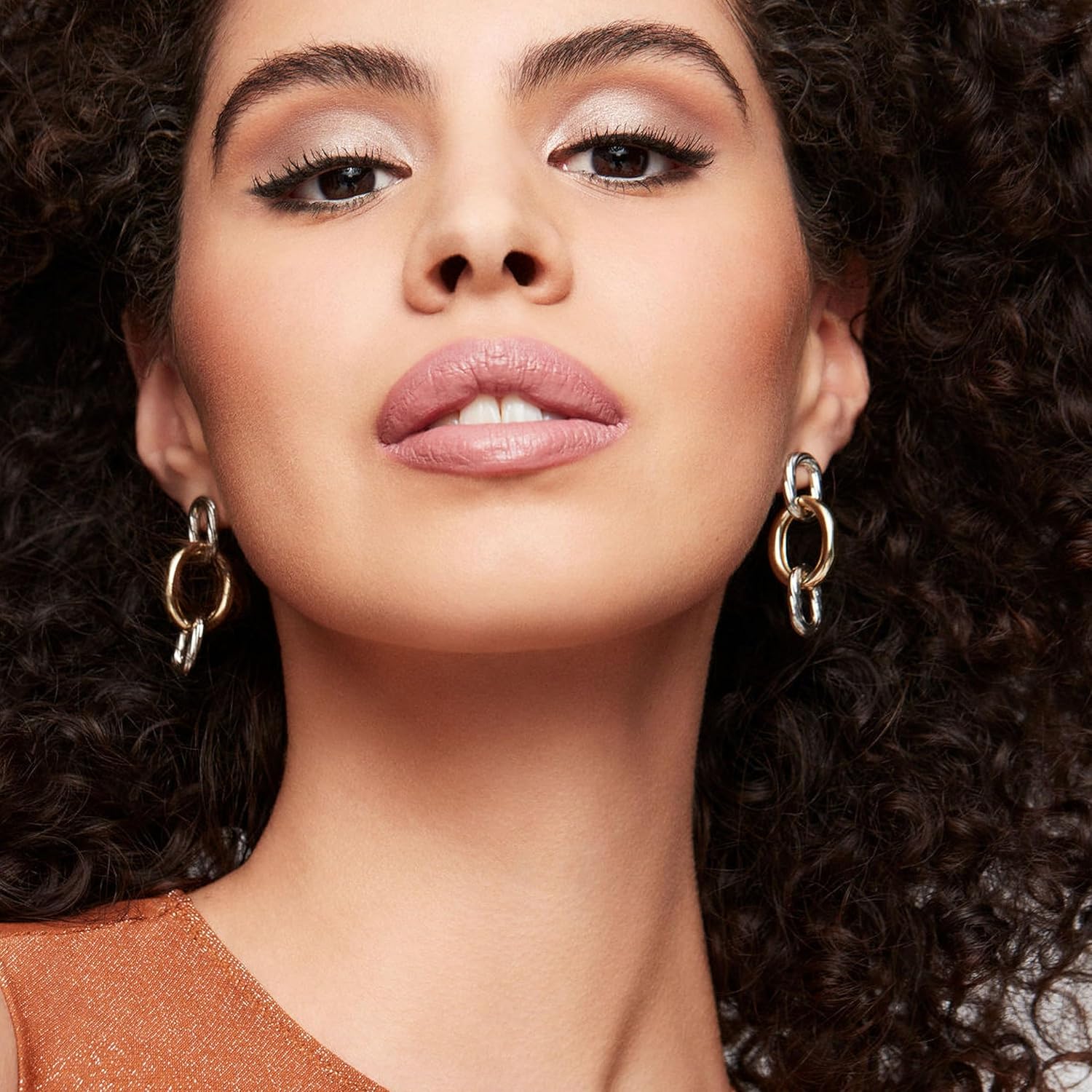 Detalle 2 de Revlon ColorStay Crème Eyeshadow 004 Creme Brulee – Ombretto crema waterproof a lunga durata