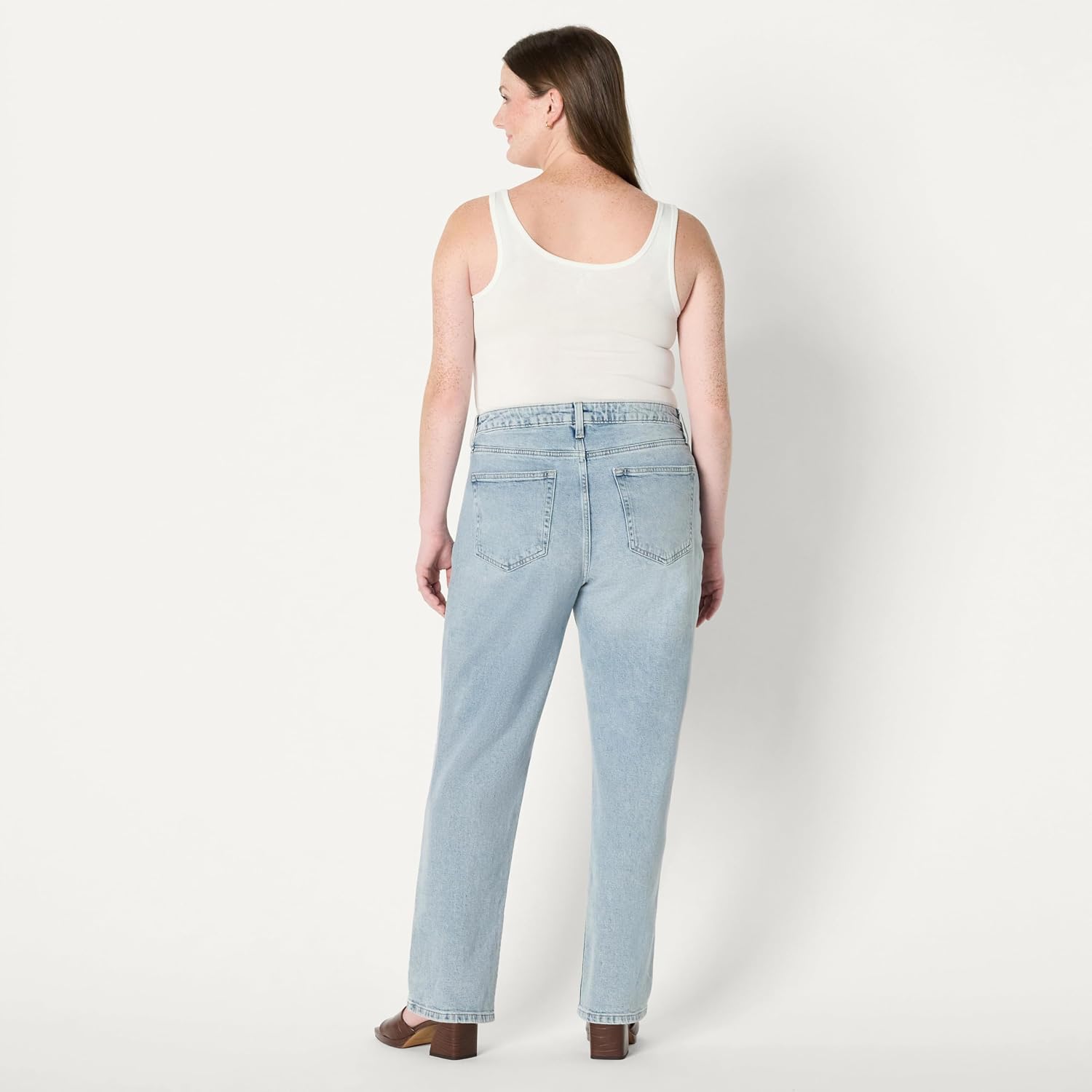 Thumbnail 6 de Amazon Essentials Jeans Vita Alta a Gamba Dritta Donna – Lavaggio Chiaro con Ghiaccio, 48