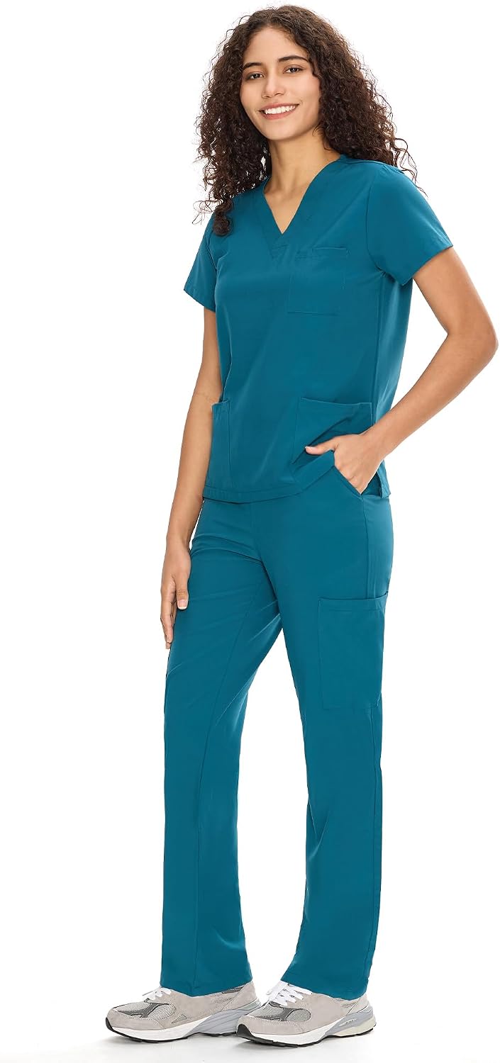 Detalle de COZYFIT Scrubs for Women: V-Neck Set, Straight-Leg Pants, 9 Pockets