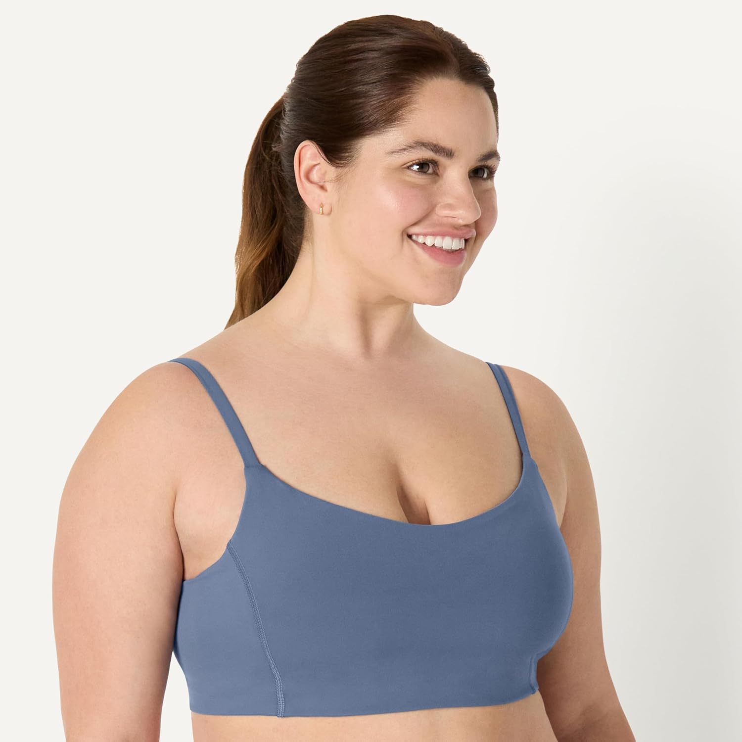 Detalle de Amazon Essentials Women's Active FormFlex Buttery Soft Light Support Sweetheart Neck Yoga Sports Bra