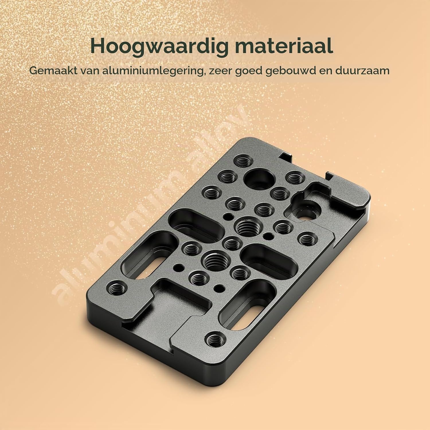 Detalle de SMALLRIG 4887 multifunctionele montageplaat van aluminium met 1/4"- en 3/8"-gaten