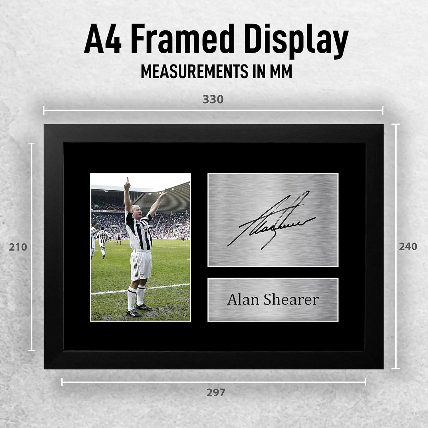 Thumbnail 1 de HWC Trading FR Alan Shearer gift signed, framed A4 Magpies photo display