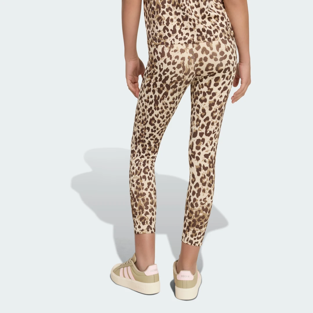 Detalle 2 de MALLAS ANIMAL PRINT SPORT Beige de Adidas — ficha de compra útil