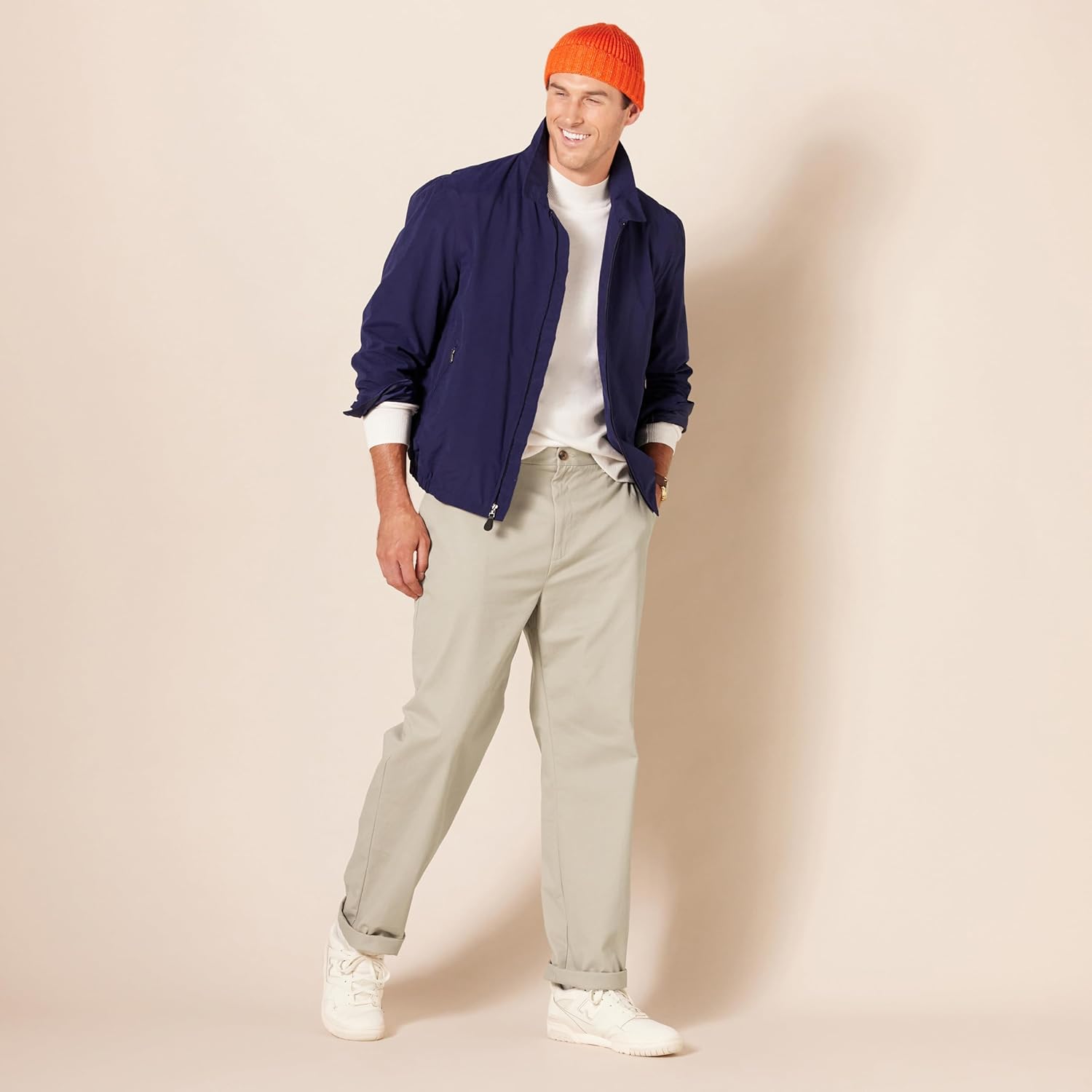 Thumbnail 6 de Amazon Essentials Men's Classic-Fit Wrinkle-Resistant Flat-Front Chino Trousers (Big & Tall)