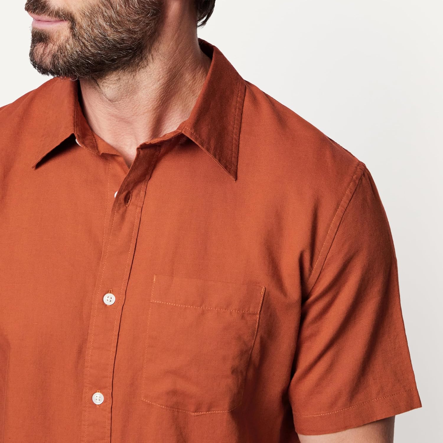 Detalle de Amazon Essentials Men's Regular-Fit Short-Sleeve Linen Shirt