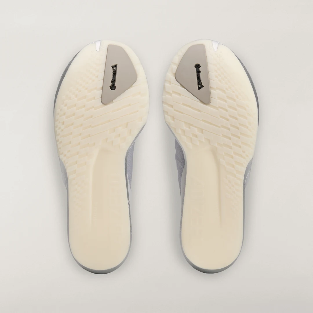 Detalle de Zapatilla Y-3 ADIOS 9 de Adidas: estética futurista y sensación de ligereza en cada paso