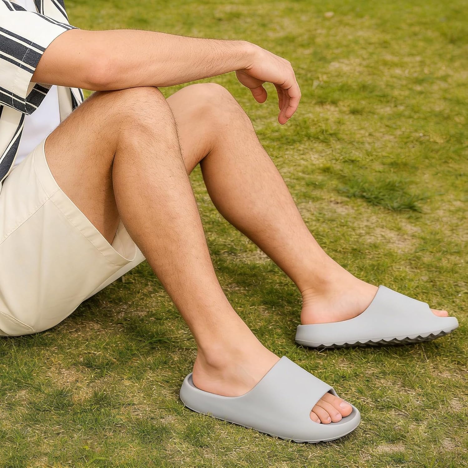 Detalle de Jesindr Cozy Slides Original ciabatte da bagno antiscivolo in EVA morbide “nuvole” unisex