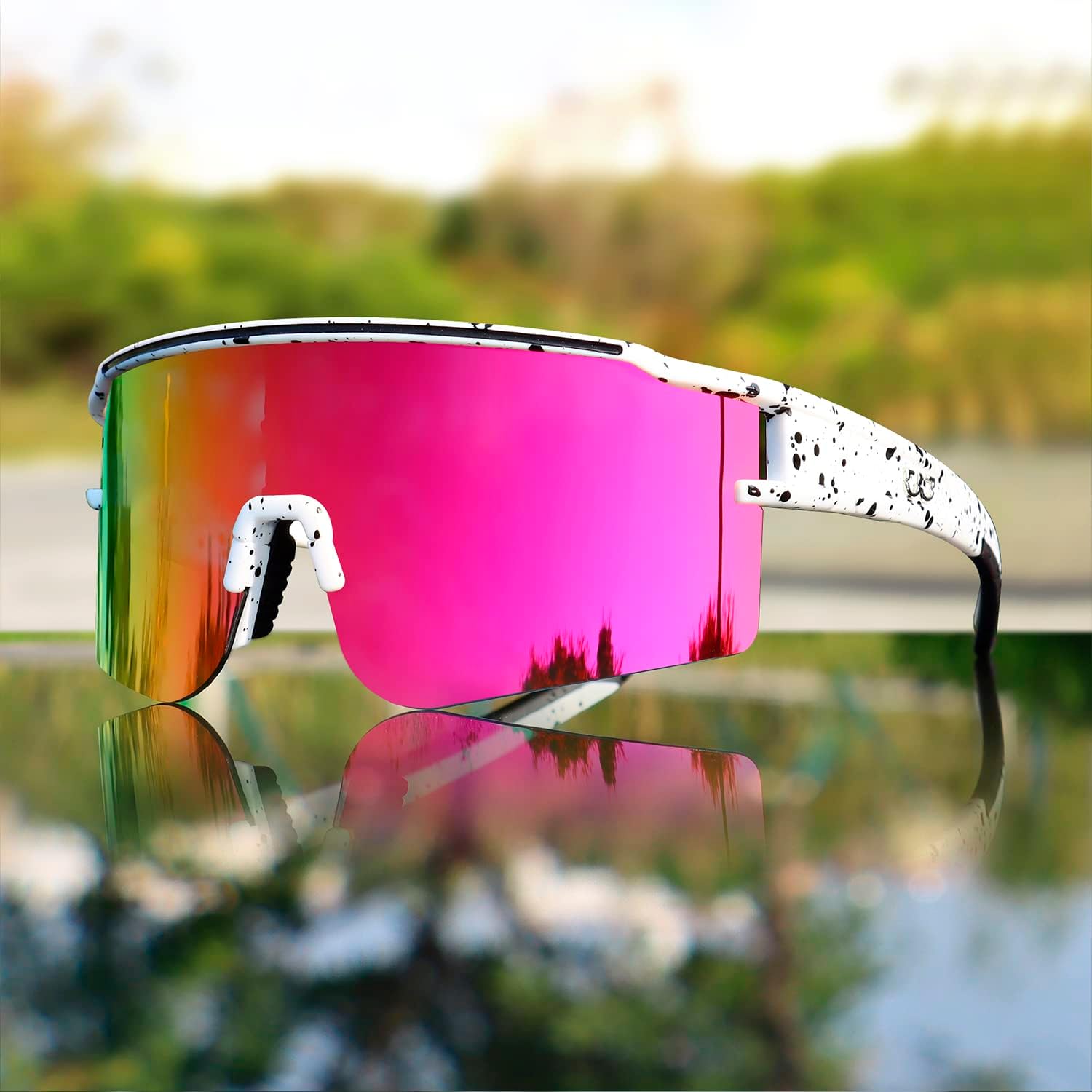 Detalle de SPOSUNE Polarisierte Fahrradbrille mit 3 austauschbaren Gläsern (TR90) – sportliche Sonnenbrille für Lauf- und Radsport