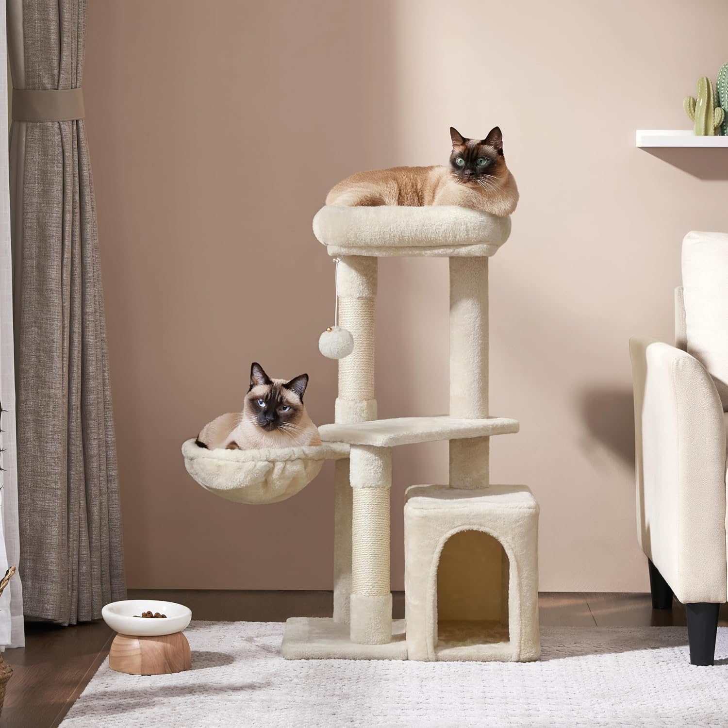Detalle de Yaheetech Petit Arbre à Chat multiniveau (87 cm) avec poteaux griffoirs, sisal et boule suspendue