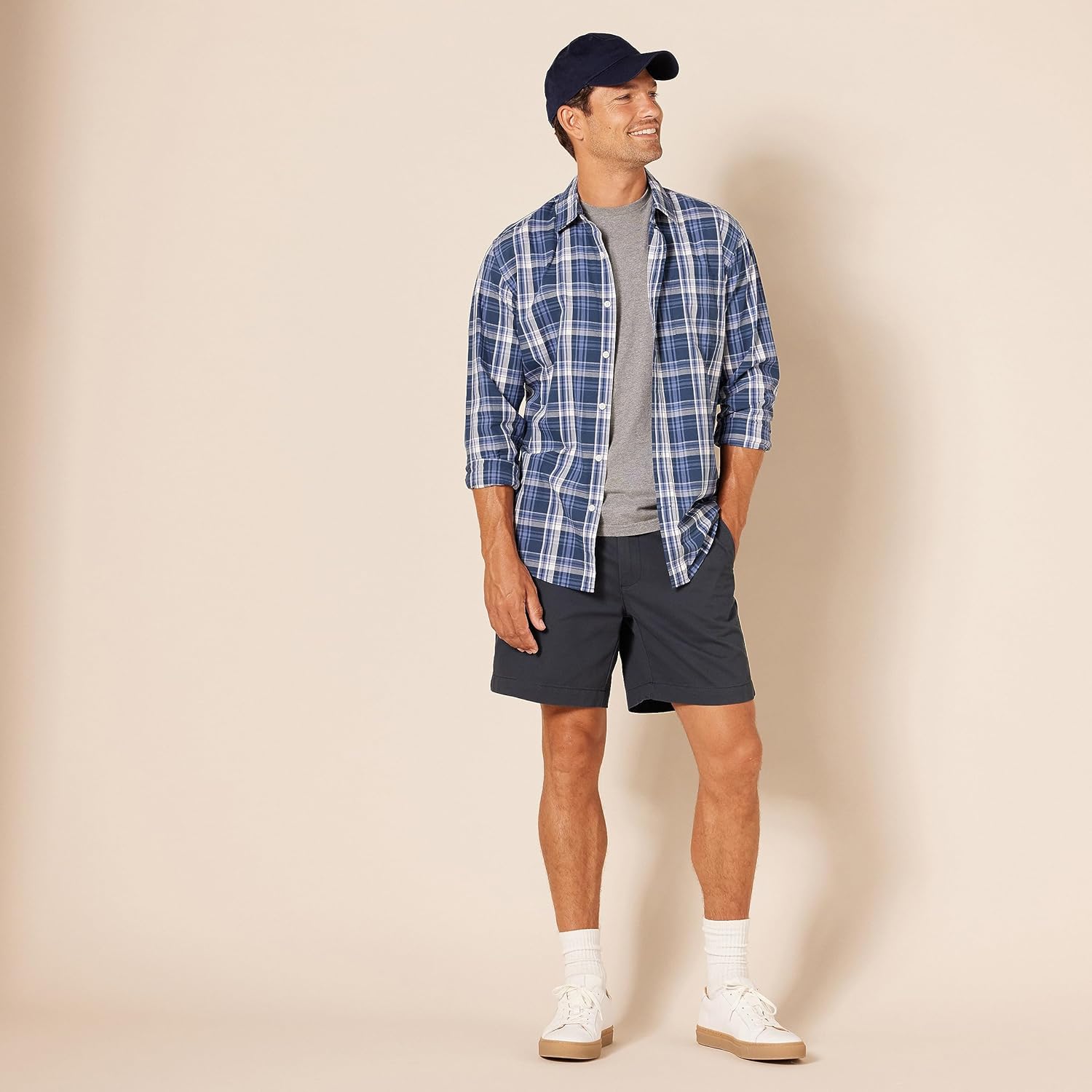 Detalle de Amazon Essentials Classic Fit 7-Inch Men's Chino Shorts