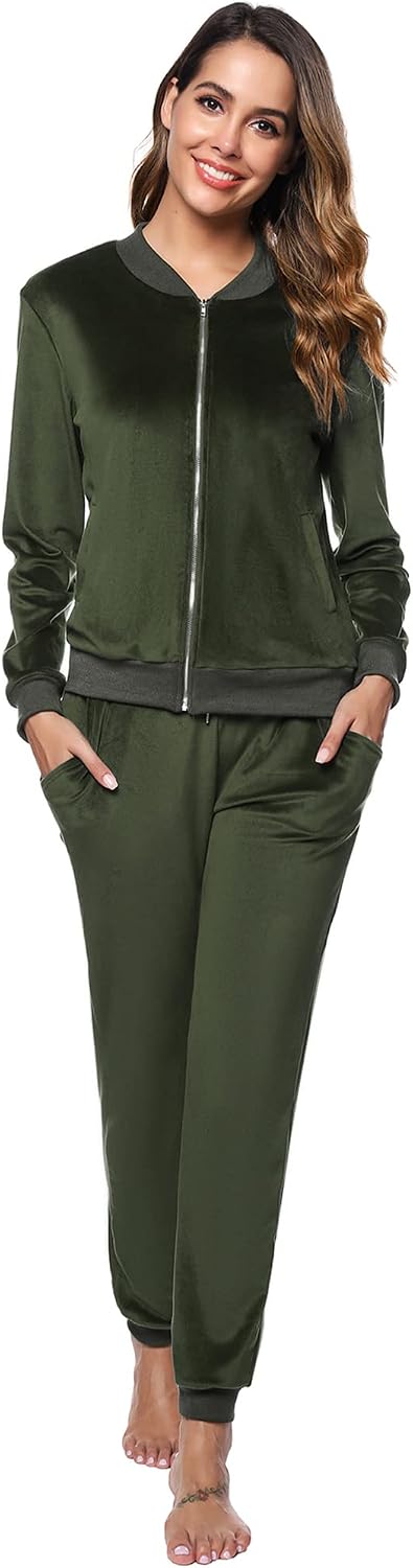 Detalle de Totatuit velour tracksuit set 2 piece