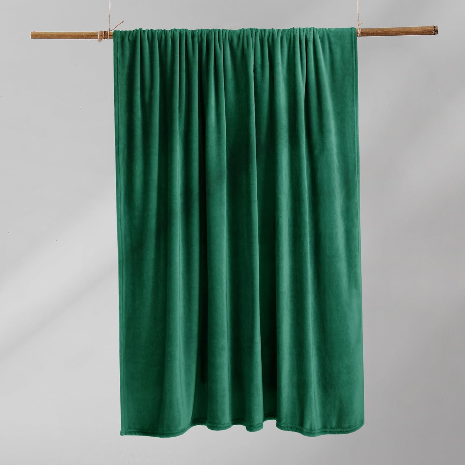 Thumbnail 4 de DecoKing Kuscheldecke 150x200 cm aus Microfaser – weich und vielseitig (Ivory/Flaschengrün)