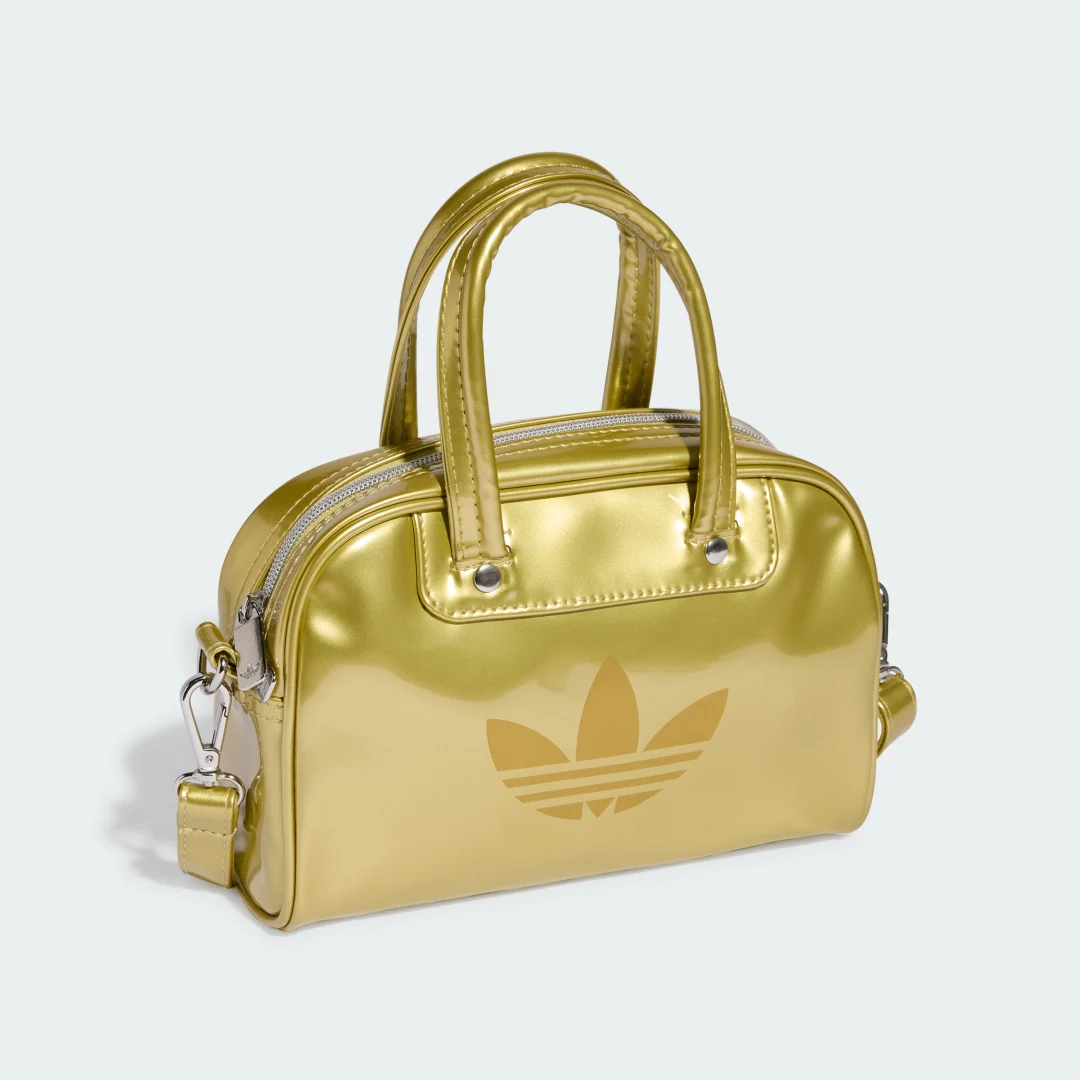 Detalle de Bolso estilo bowling Adicolor Mini de Adidas – color Oro